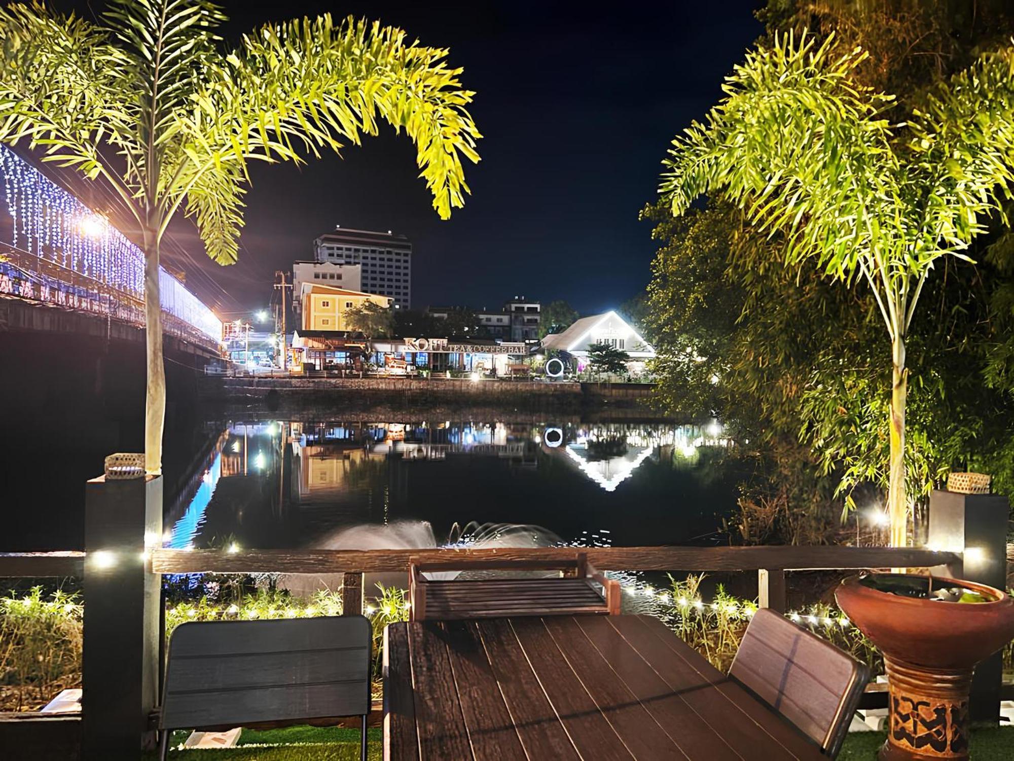 Chanmel Riverside チャンタブリー エクステリア 写真